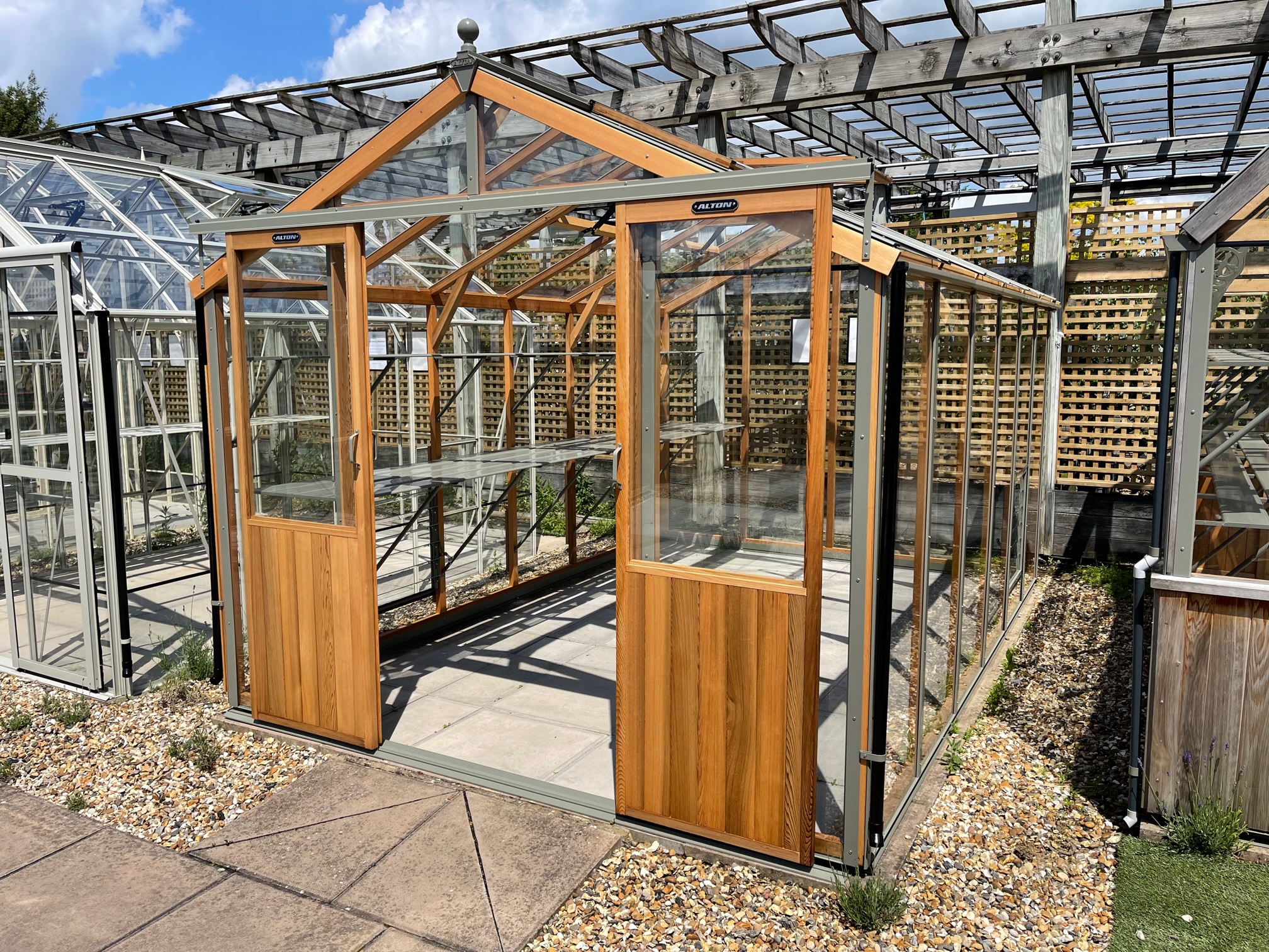 Alton Evolution 8x12 **Ultimate Package** (Hertford ExDisplay, SM4304) (8'7" x 12'8") Alton